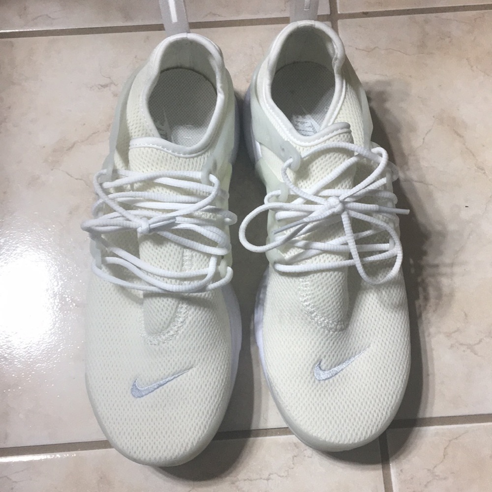 White air presto Nike’s