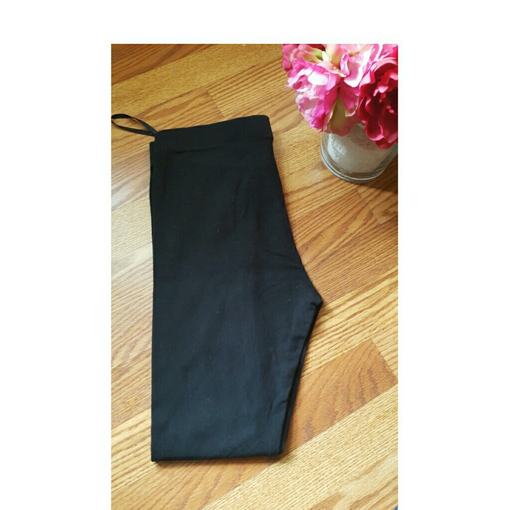 Black leggings