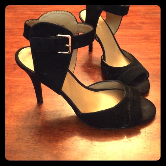 Nine West black heels - Picture 1 of 3