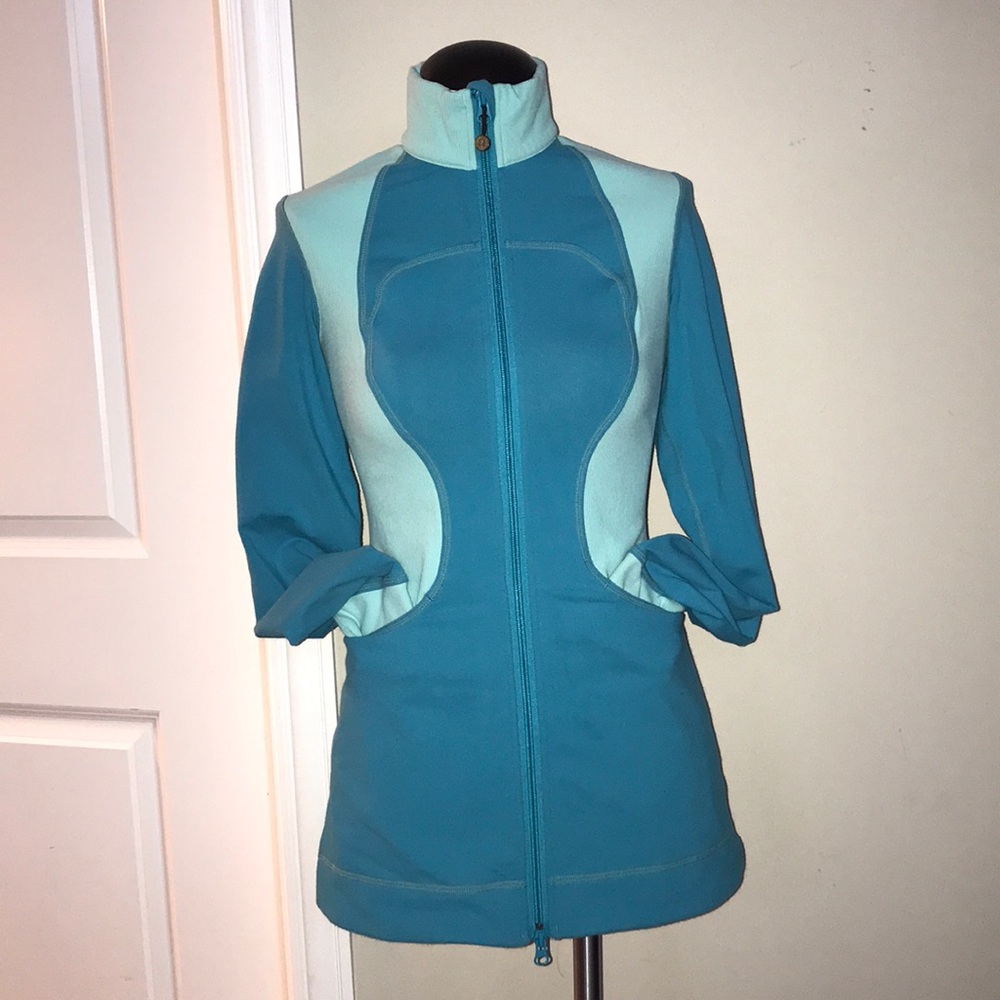 Lululemon long jacket with thumb holes