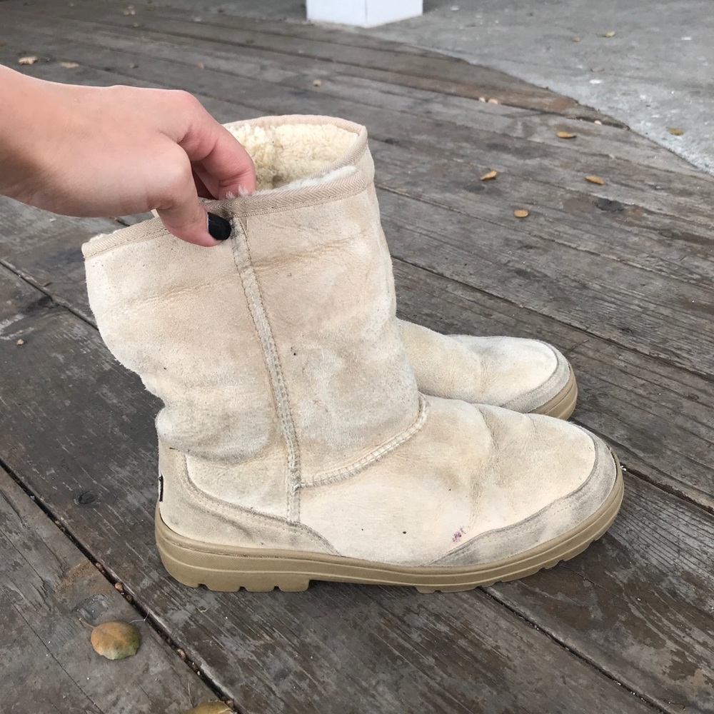 UGG Sand