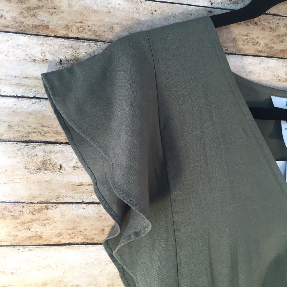Flash sale 🔥Gorgeous military green romper - Picture 3 of 4