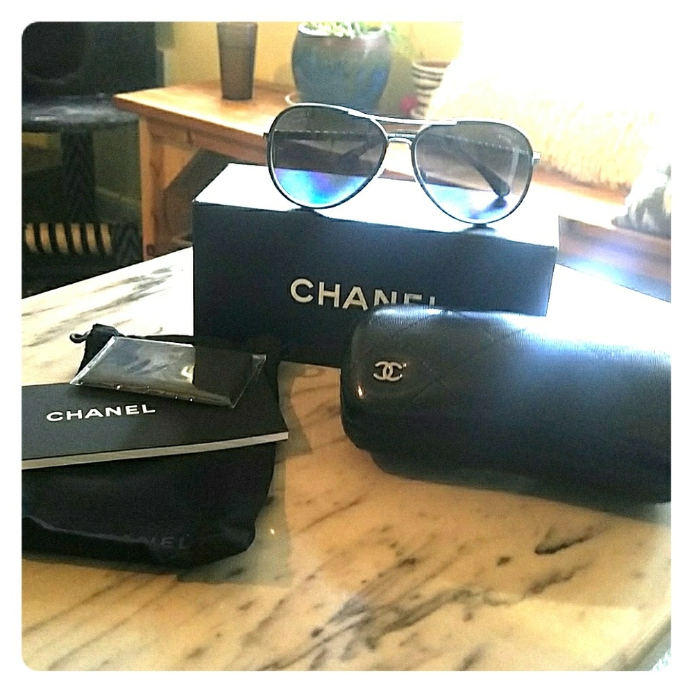 Chanel Sunglasses CH4219