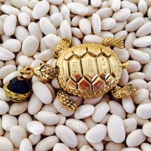 Antique Gold-Turtle Pin with Jet Crystal Bead