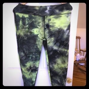 Cropped leggings with details, size large