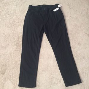 ATHLETIC FIT MEN'S JEANS.  Size 34/30