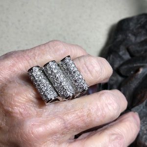 Beautiful 3 band silver ring