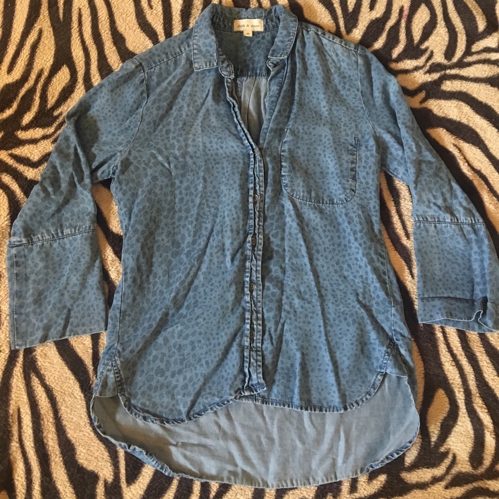 曆Anthro Cloth & Stone Leopard Chambray button down