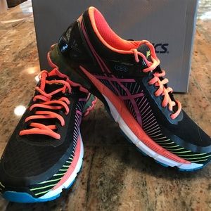 ⭐️ASICS⭐️ Gel-Kinsei 6