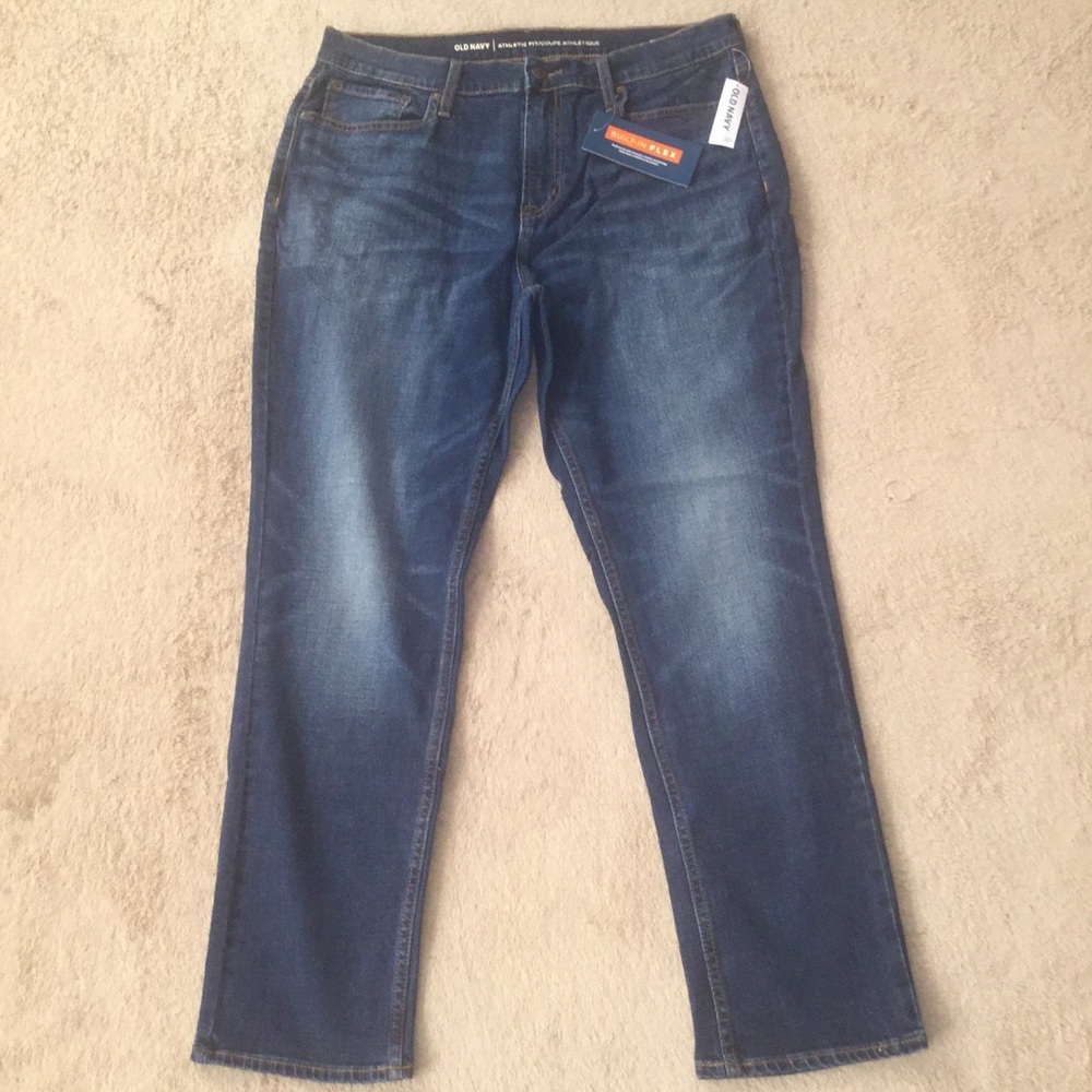 ATHLETIC FIT MEN'S JEANS WITH BUILT IN FLEX. 34/30