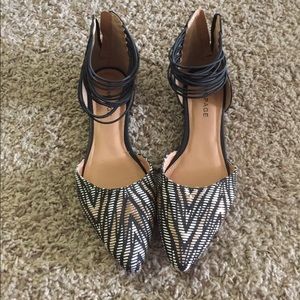 Flats with straps in ankle