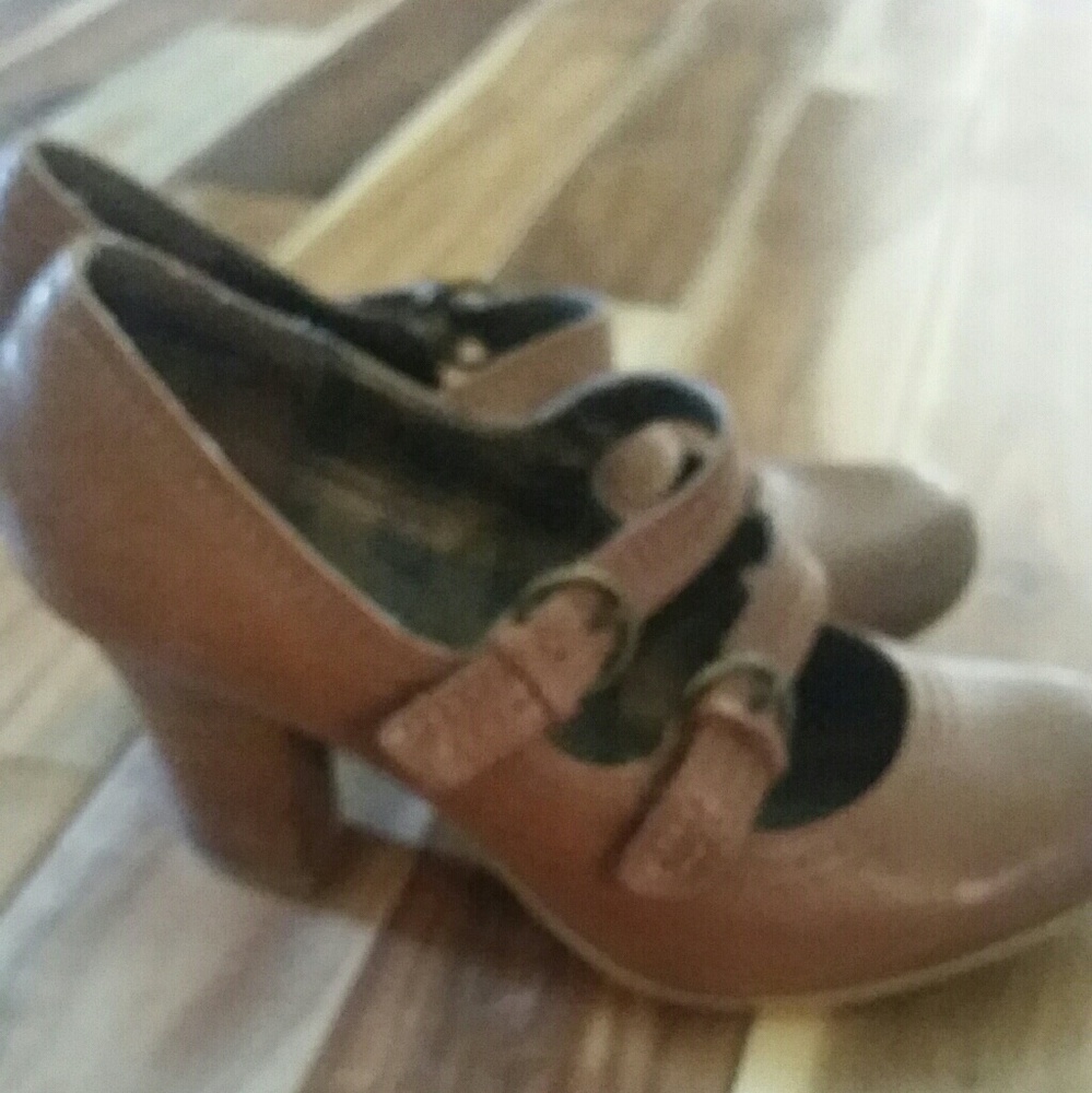 Brown Mary Janes sz 6