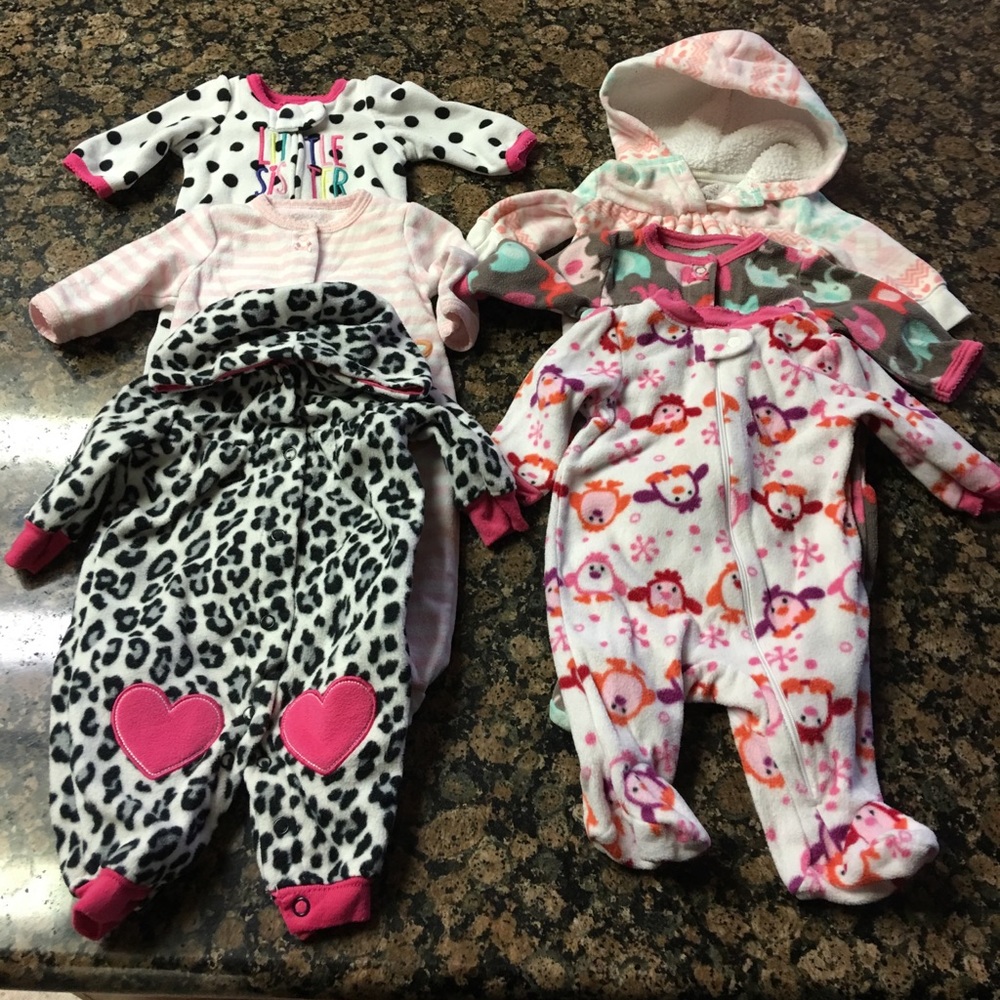 Bundle 6 newborn fleece sleepers