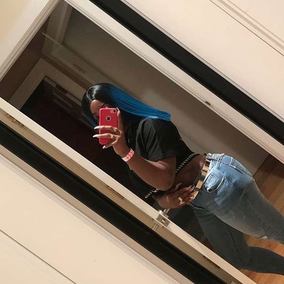 SOLDDDD✨✨✨Lace Front PREMIUM SYNTHETIC WIG - Picture 1 of 6