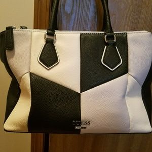 Super Cute Guess Handbag