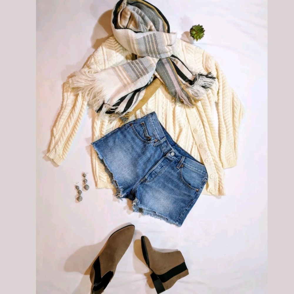 Levis 501 women's Denim Shorts Sz 29