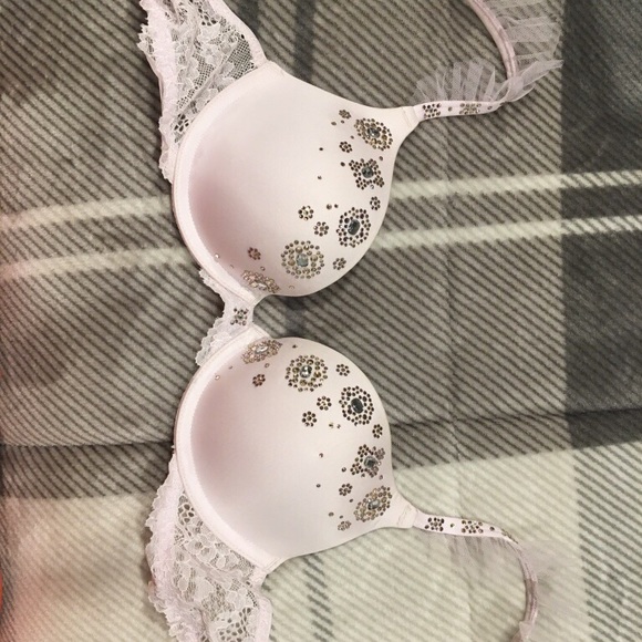Victoria Secret Bra with Swarovski Crystals - Picture 2 of 5