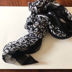 Black and Light Gray/White Cheetah Scarf