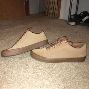 Old Skool brown/tan vans. Only worn once or twice.