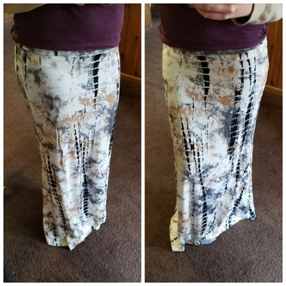 Beautiful Tie Dyed Maxi Skirt - Picture 4 of 4