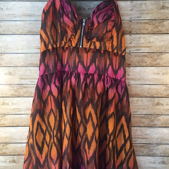 Fun and flirty halter dress - Picture 1 of 8