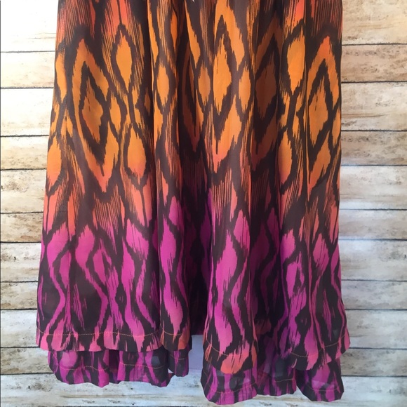 Fun and flirty halter dress - Picture 2 of 8