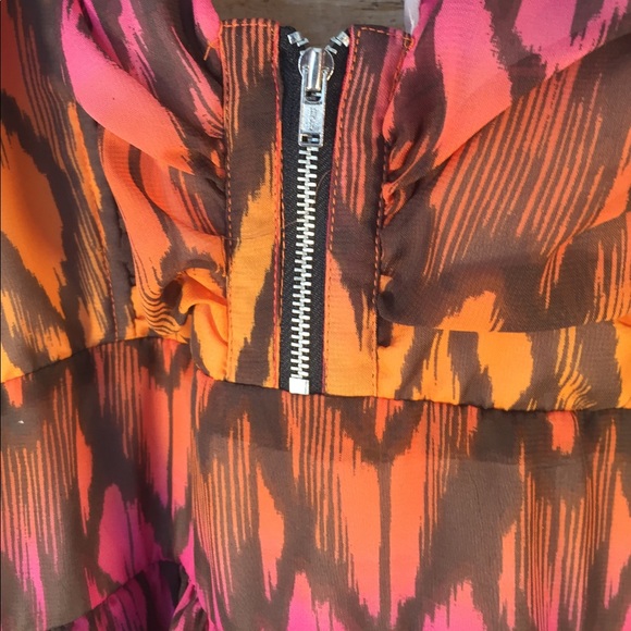 Fun and flirty halter dress - Picture 4 of 8