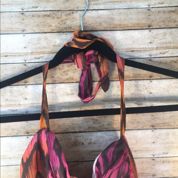 Fun and flirty halter dress - Picture 5 of 8