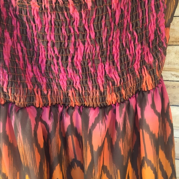 Fun and flirty halter dress - Picture 7 of 8