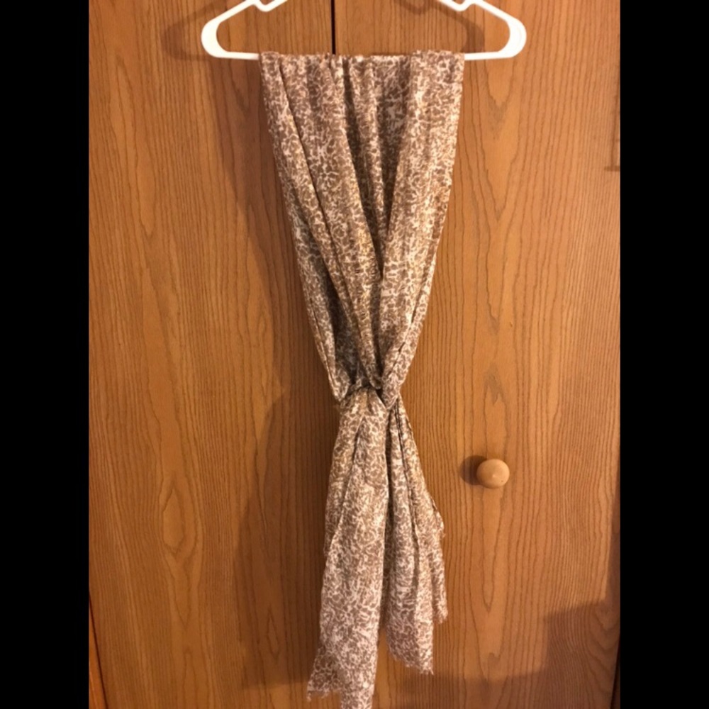 Gap Leopard Print Scarf
