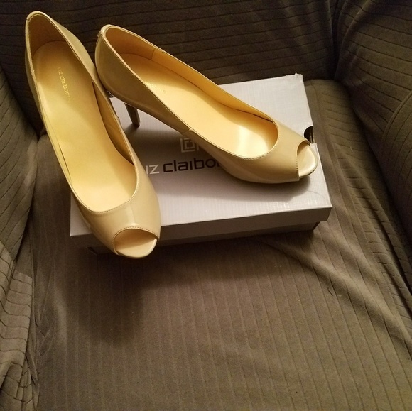 Nude Peep Toe Heel - Picture 2 of 8