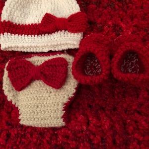 Baby sets, includes bonnet, diaper cover, Booties