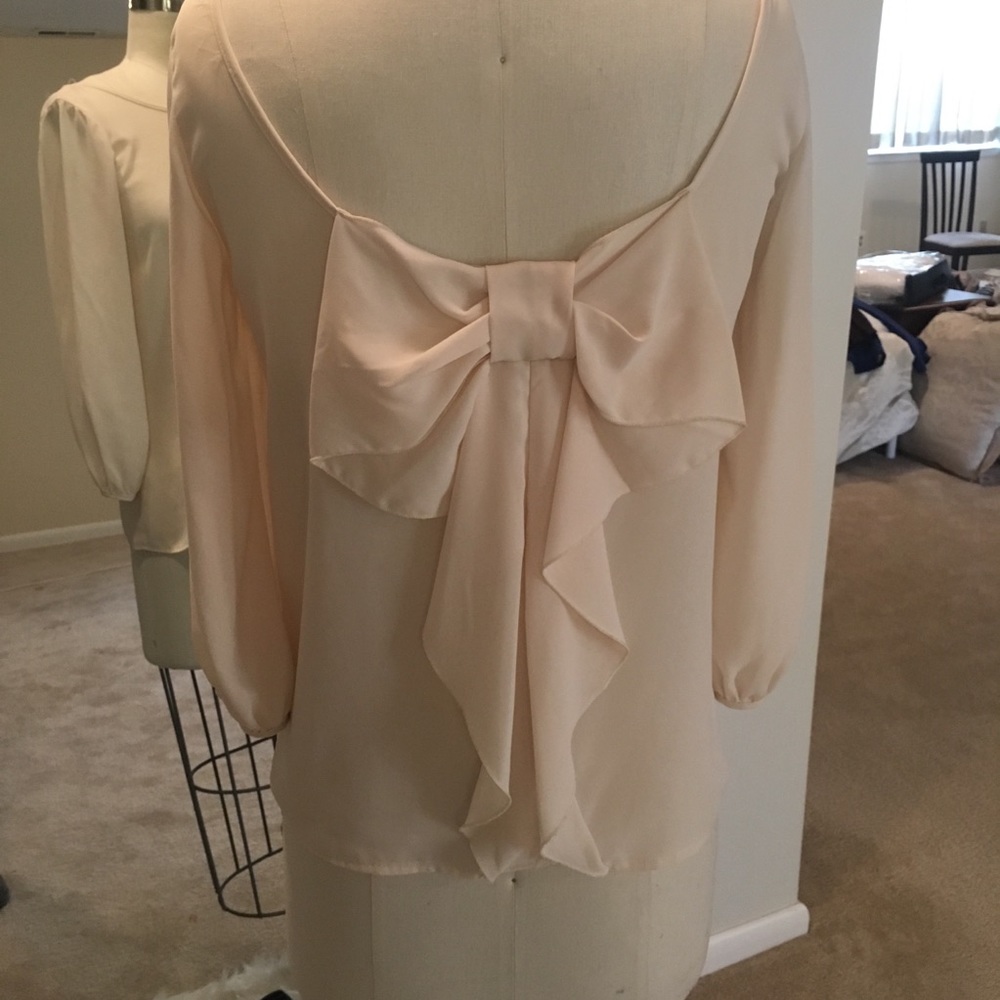 Bow Back Blouse Ivory - Picture 2 of 7