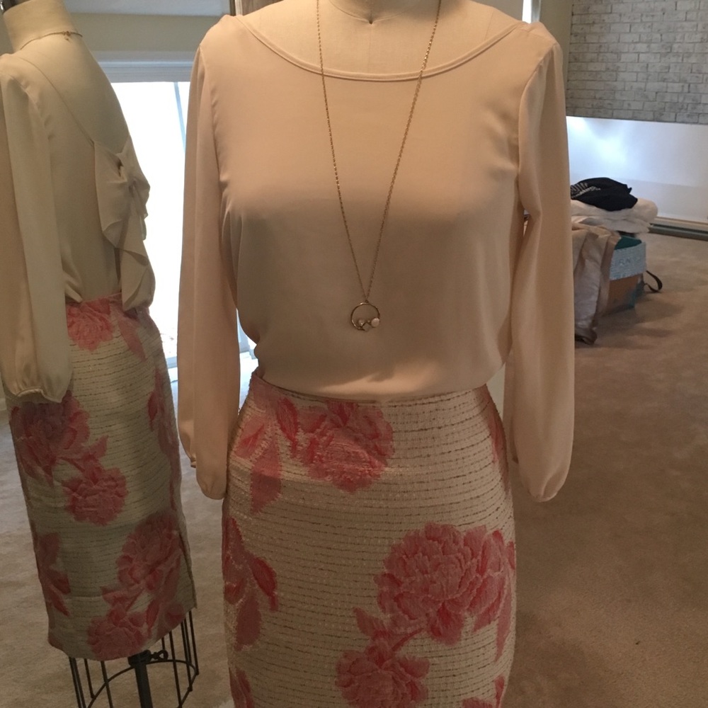 Bow Back Blouse Ivory - Picture 5 of 7