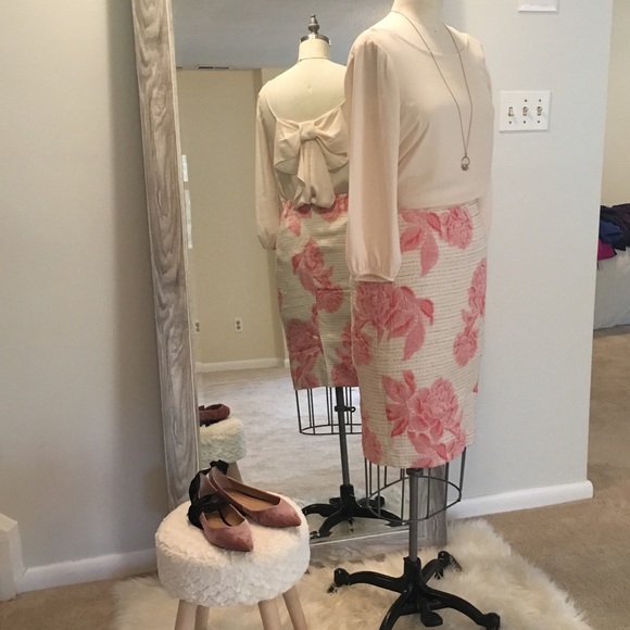 Bow Back Blouse Ivory - Picture 4 of 7