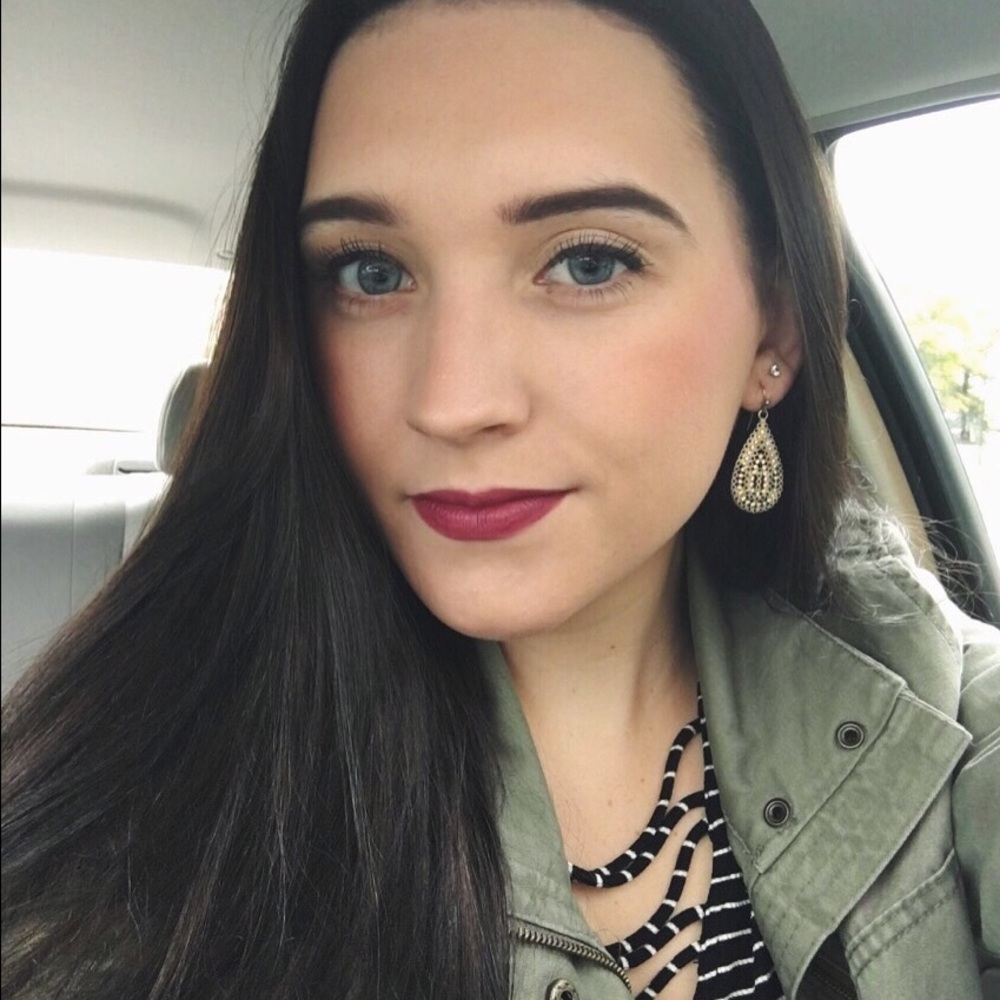 Meet your Posher, Emily