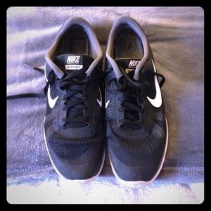 Women's Nike Size 9