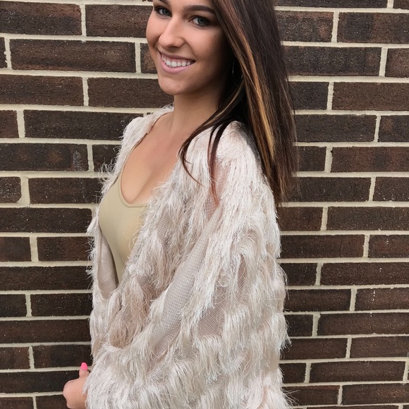 ✨BOGO ✨ Mesh Underlay Shaggy Jacket - Picture 3 of 4