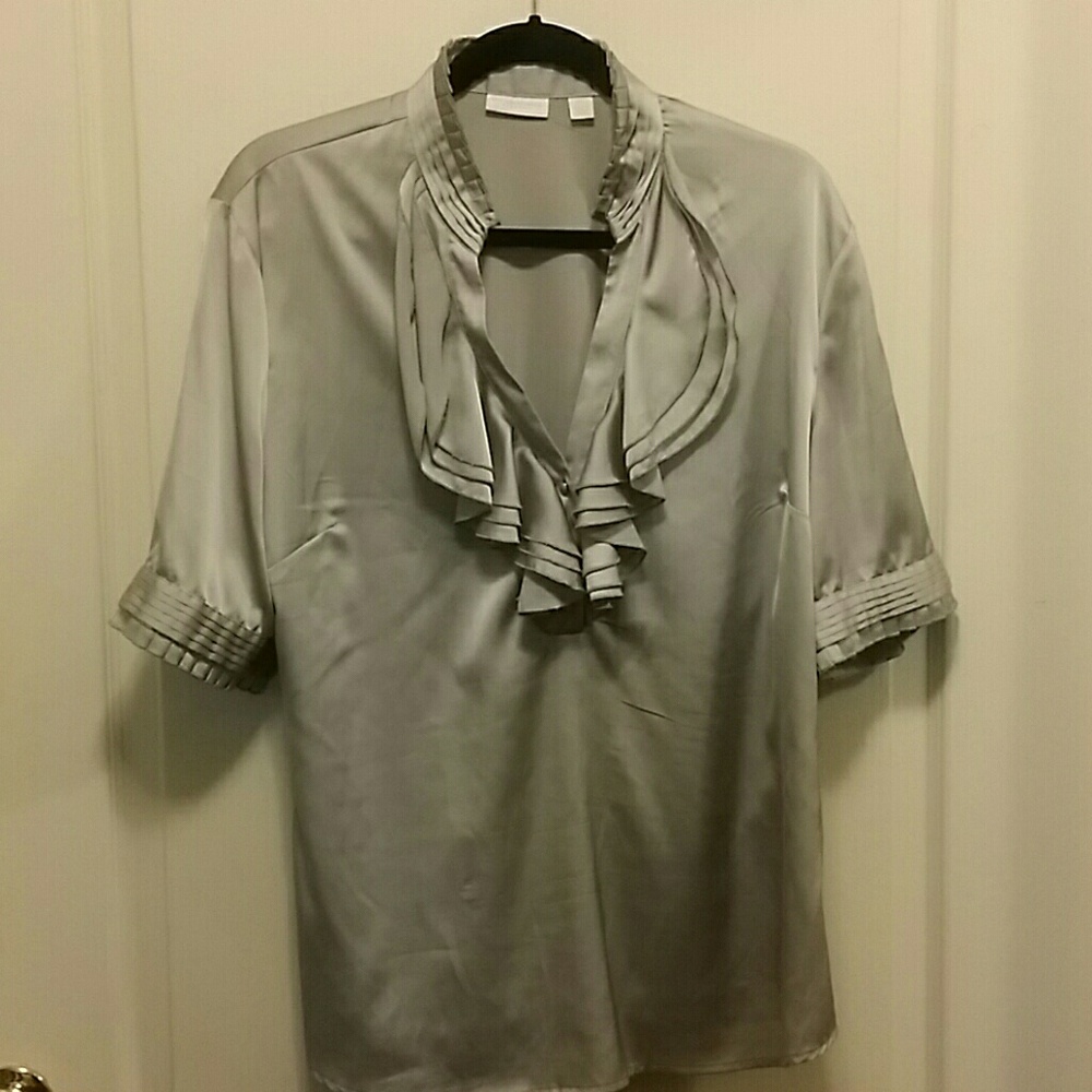 Light gray mid sleeve blouse