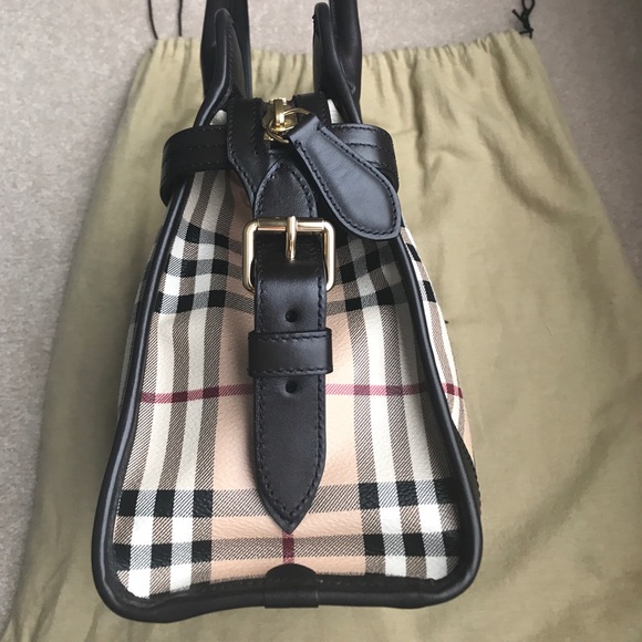 Burberry bag - Picture 3 of 8