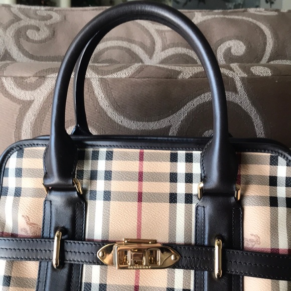 Burberry bag - Picture 7 of 8