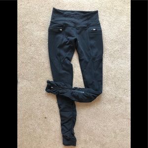 Lululemon black Leggings with pockets size 4