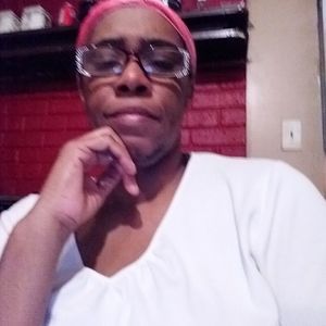 Meet your Posher, Leticia