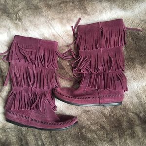 RARE lilac Minnetonka boots 7