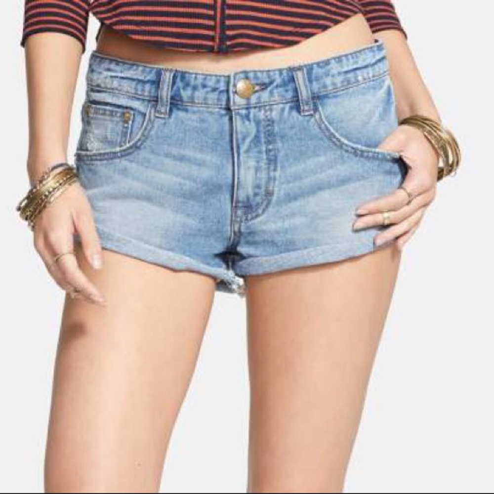 Free People “Irreplaceable’ Cutoff Shorts size 24