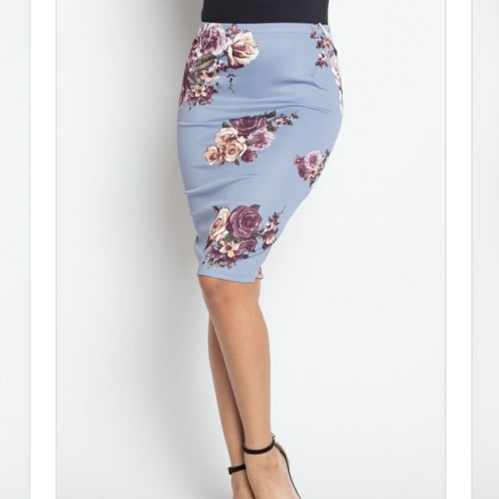 ✴ Floral Printed Knit Skirt - Picture 3 of 4