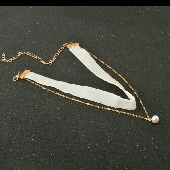 Women Double Layer Pearl Short Choker Necklac - Picture 3 of 4