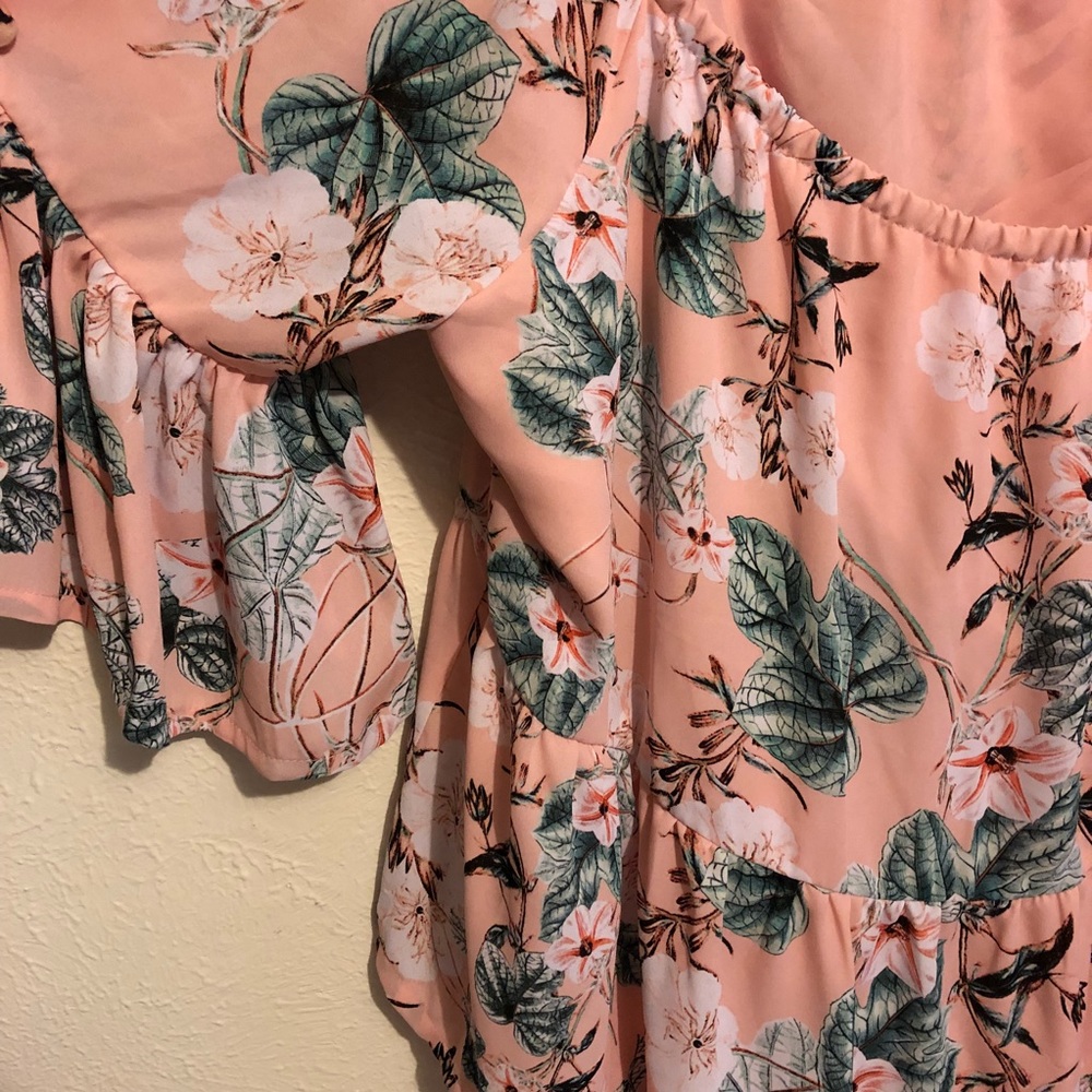 a.n.a. Graphic Top/Blouse