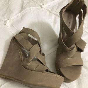 Chinese Laundry Wedges