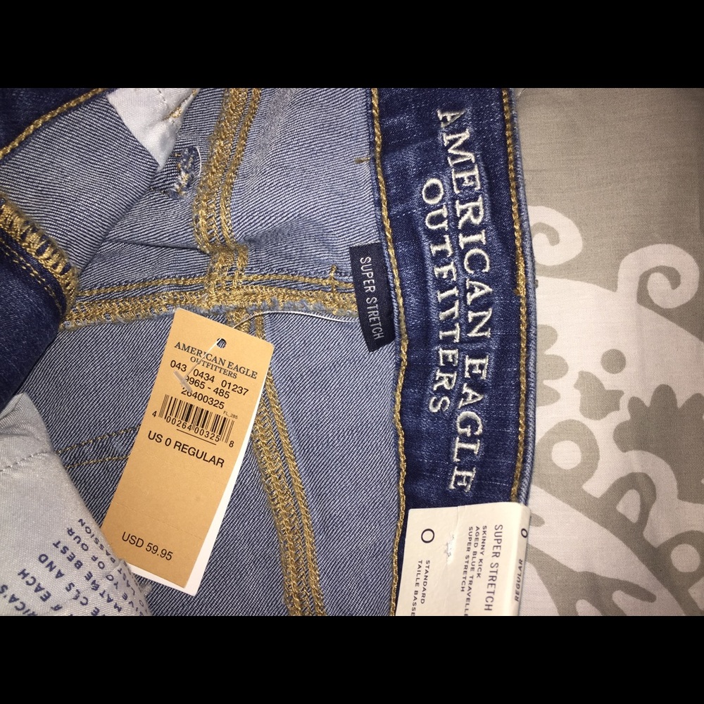 NWT American Eagle Ripped Jeans